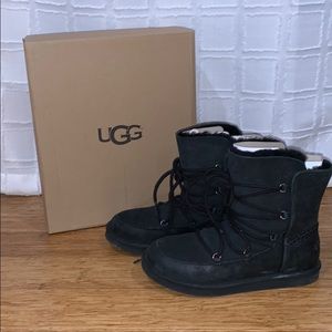 UGG - Lodge Bootie in black